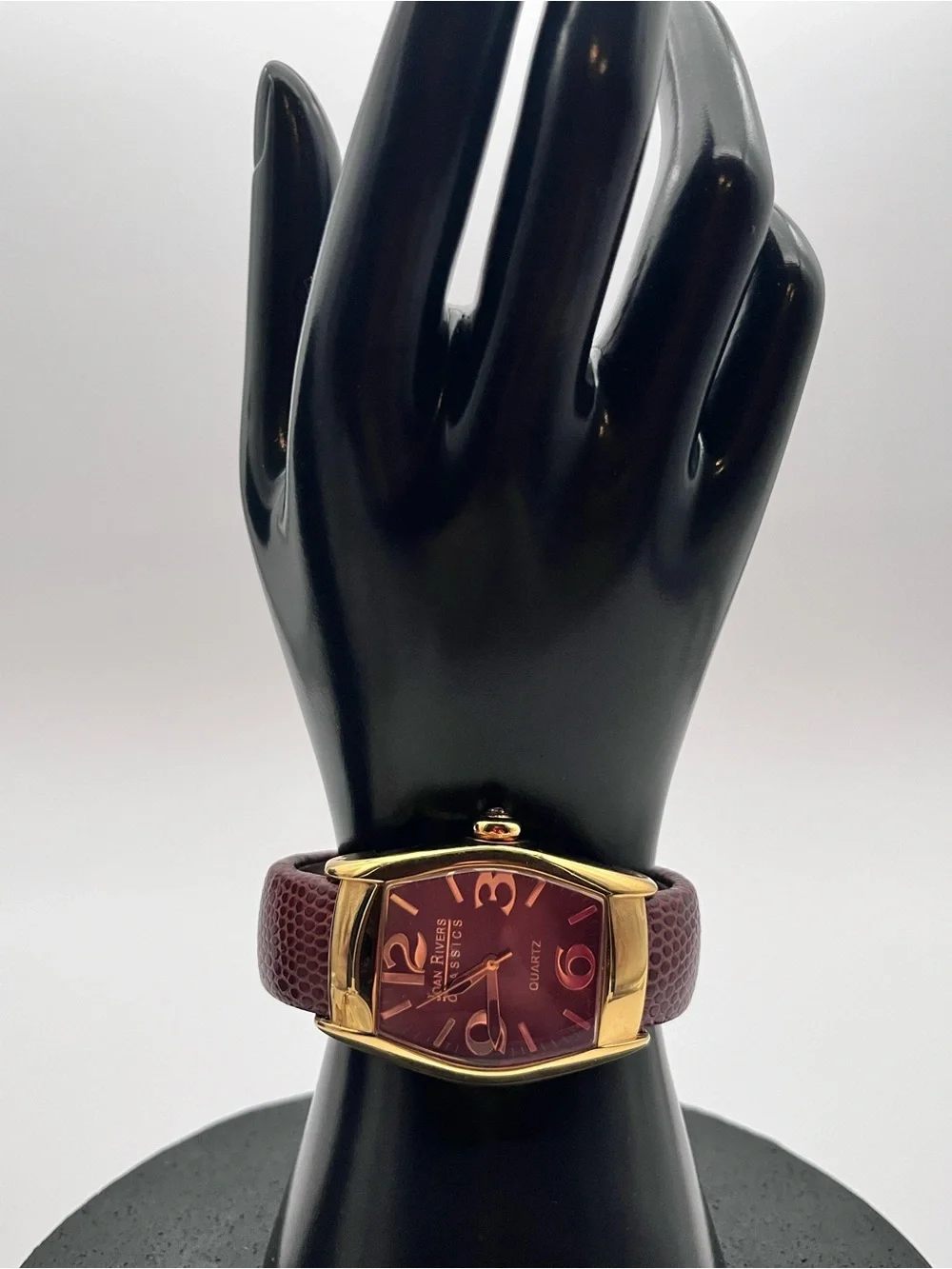JOAN RIVERS Classics Vintage Genuine Leather Japan Movement Watch Bracelet V377